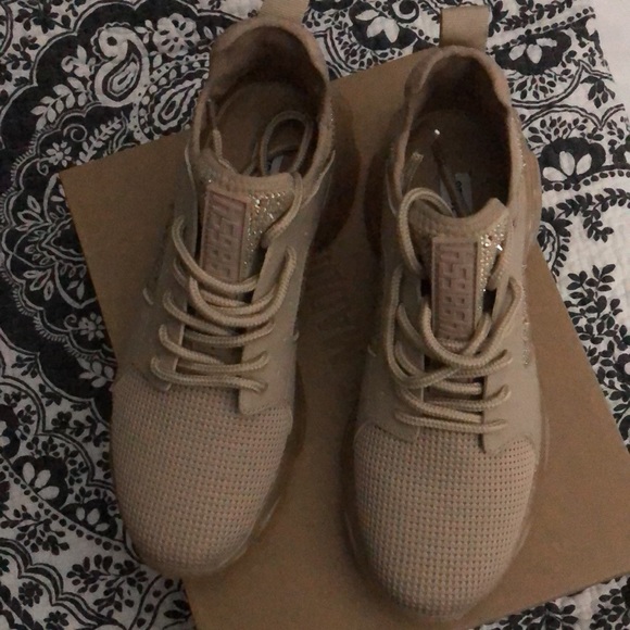 Steve Madden Ganzo-R Blush Size 9 in box - Picture 4 of 9